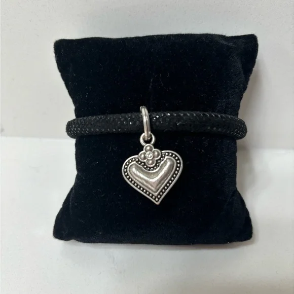 Luna Heart Charm - Picture 2 of 3